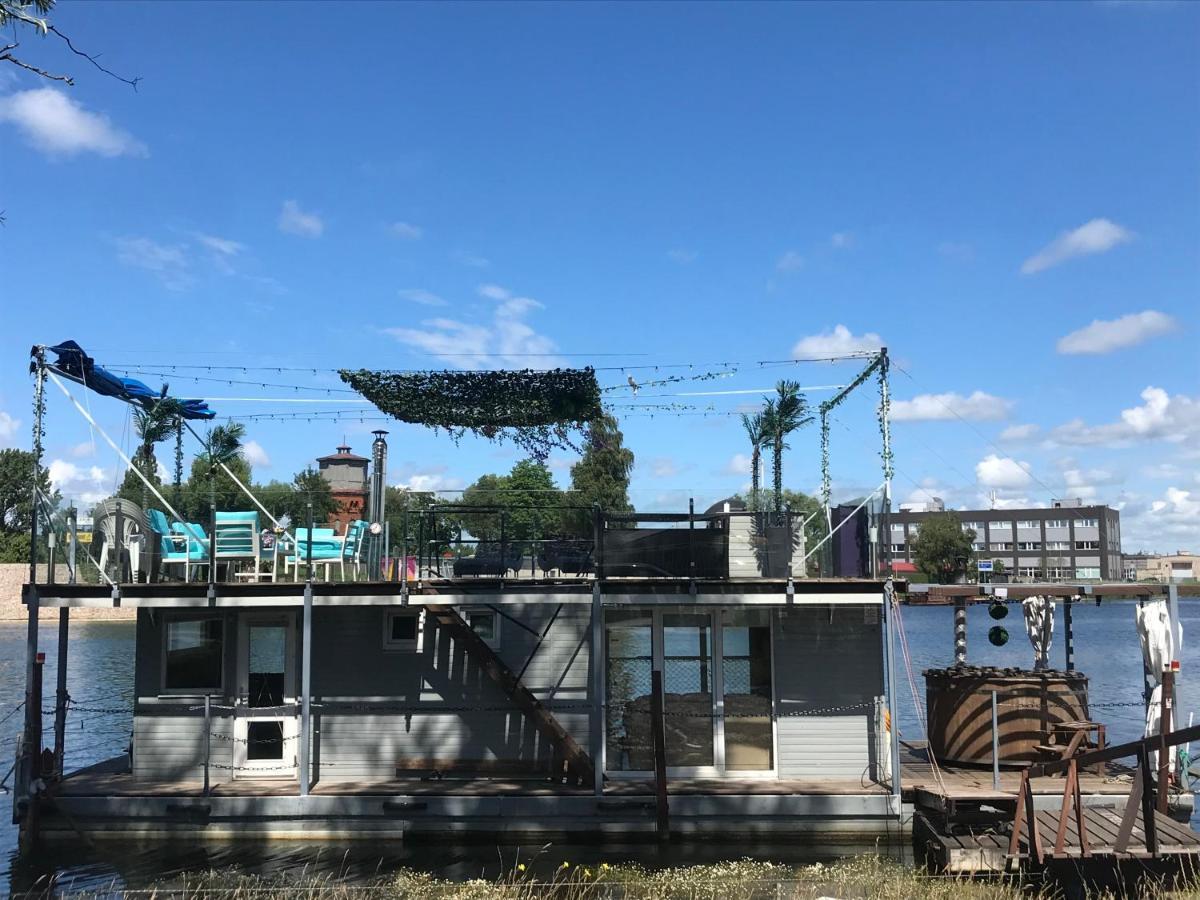Houseboat On The Water Liepāja Exterior foto