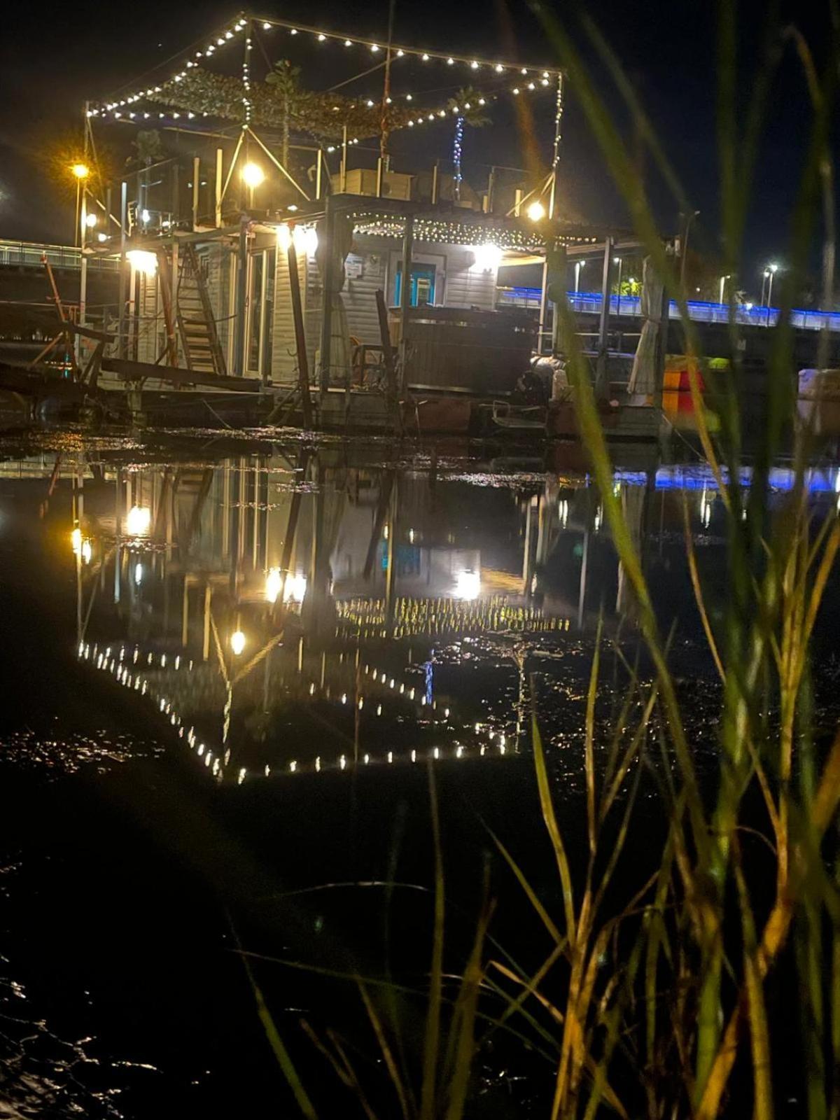 Houseboat On The Water Liepāja Exterior foto