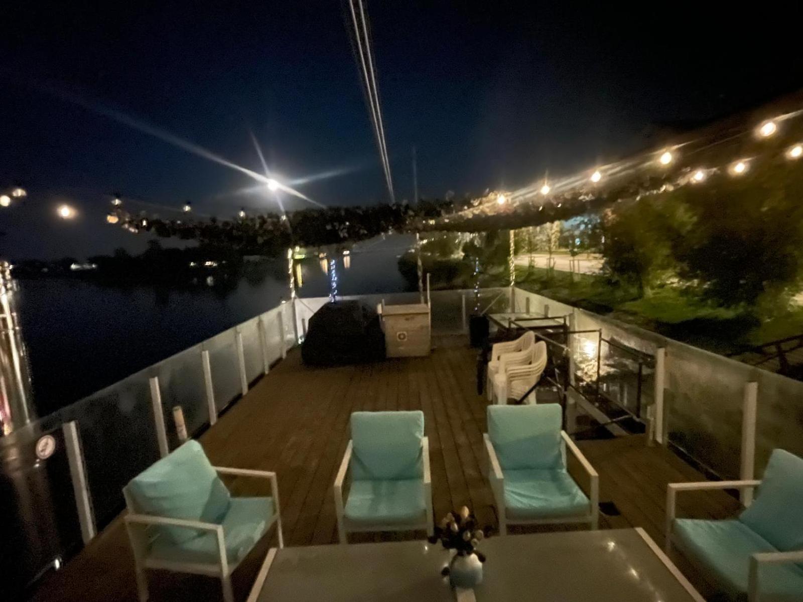Houseboat On The Water Liepāja Exterior foto