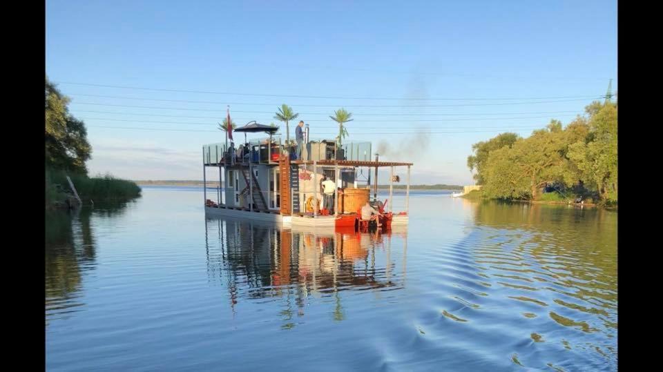 Houseboat On The Water Liepāja Exterior foto